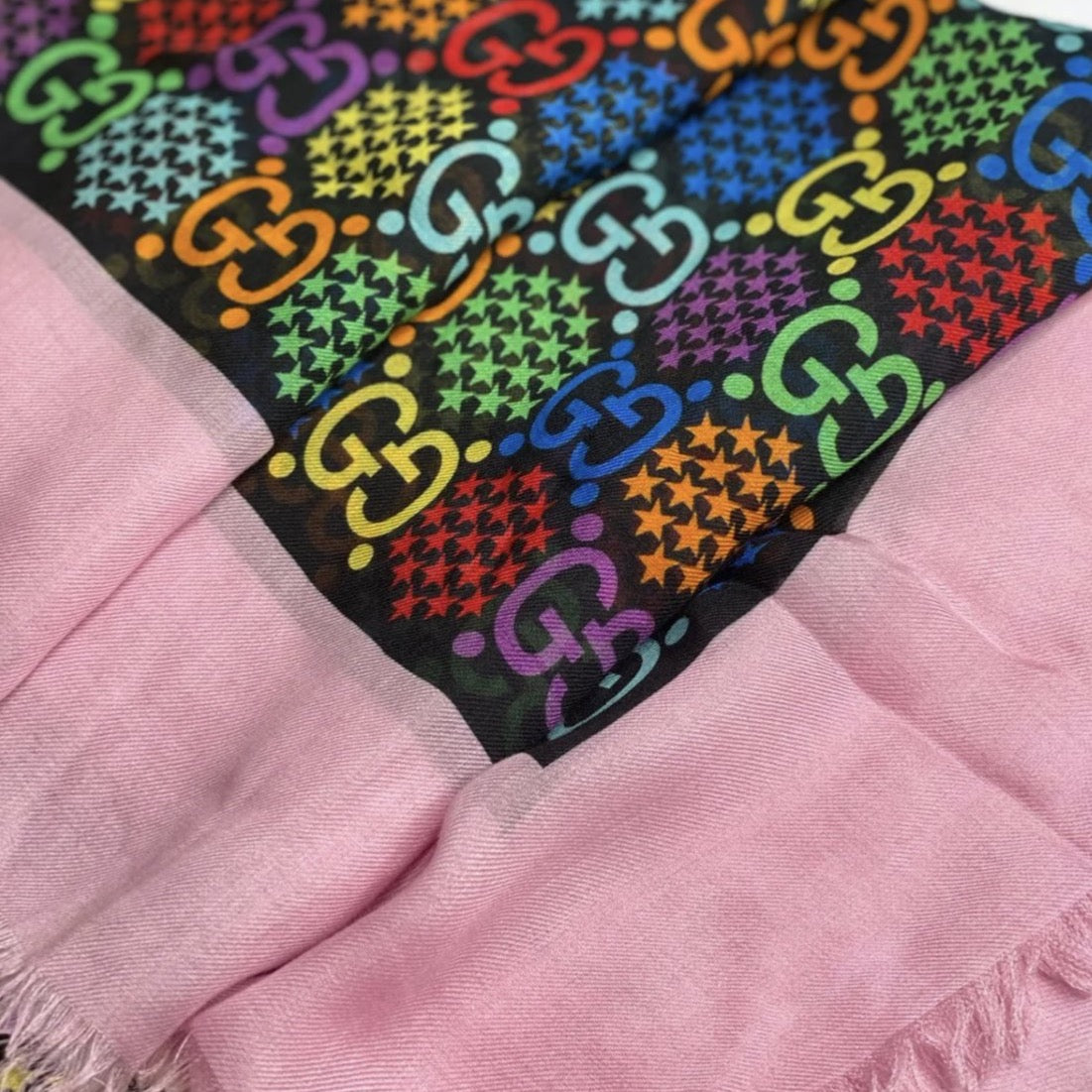 PINK GUCCI PSYCHEDELIC COLLECTION shawl/scarf
