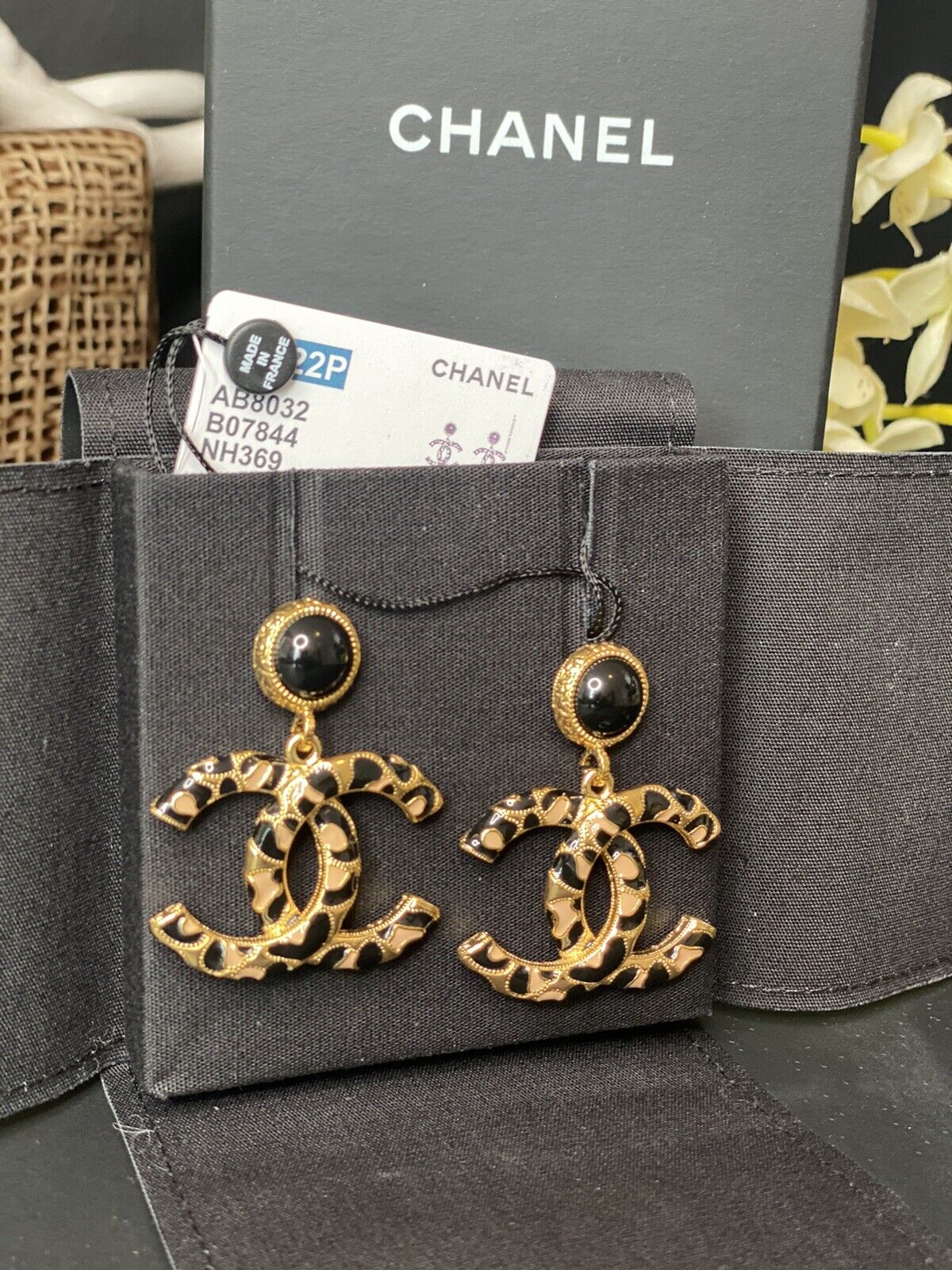 Chanel 22P Black, Beige & Gold, Leopard Logo Large Dangle Drop Stateme –  AuthenticFab