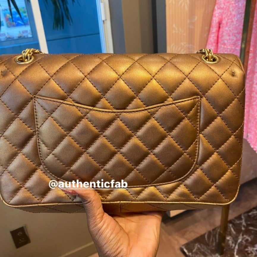 Authentic CHANEL Metallic Calfskin Quilted 2.55 Reissue Double Flap Ba –  AuthenticFab