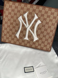 Verified Authentic Gucci NY Yankees GG Supreme Wristlet Clutch Portfolio Pouch