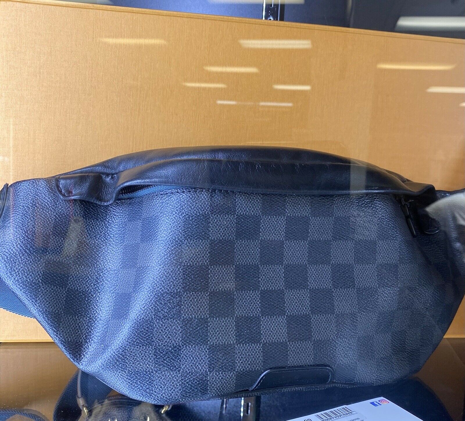 Louis Vuitton Discovery Bumbag Damier Graphite- waist bag Fanny pack –  AuthenticFab